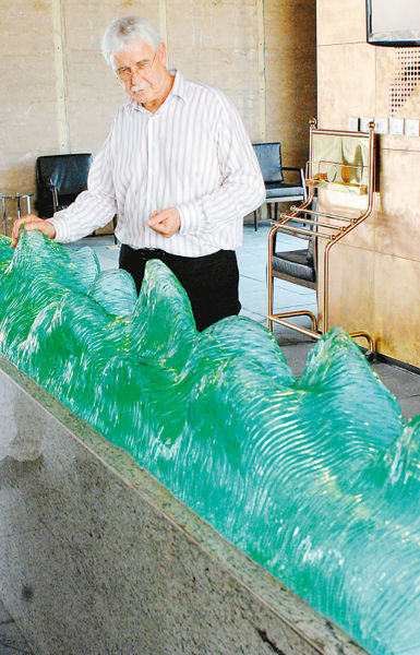 雕塑藝術(shù)大師和他的作品。記者 張波 攝